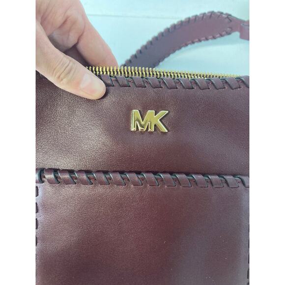 MICHAEL KORS, SMALL WINE SMOOTH LEATHER CROSSBODY BAG - Picture 14 of 15